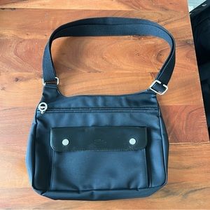 Black longchamp bag